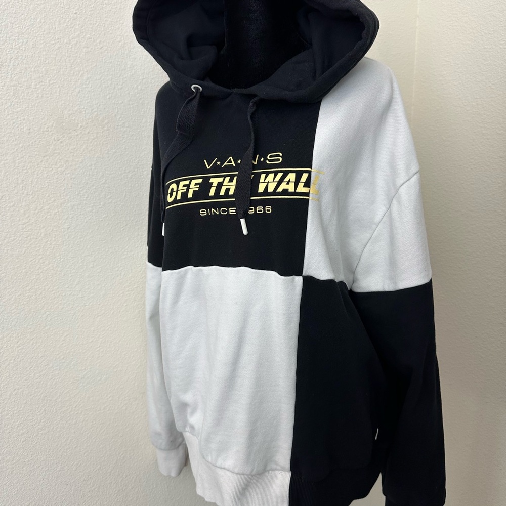🚫SOLD ON DEPOP🚫 
Vans Black and White Checkered Hoodie